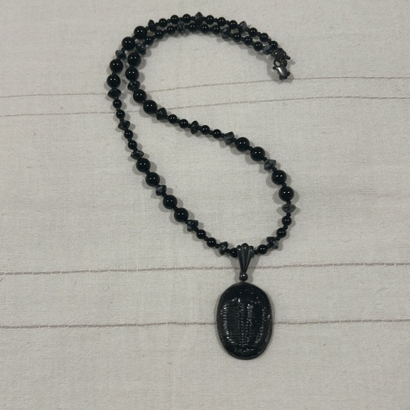 Trilobite 18” Pendant Necklace Black Beaded New - Picture 1 of 16
